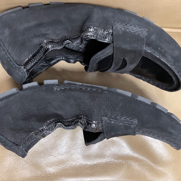 Cole Hahn Shoes - Picture 4 of 6